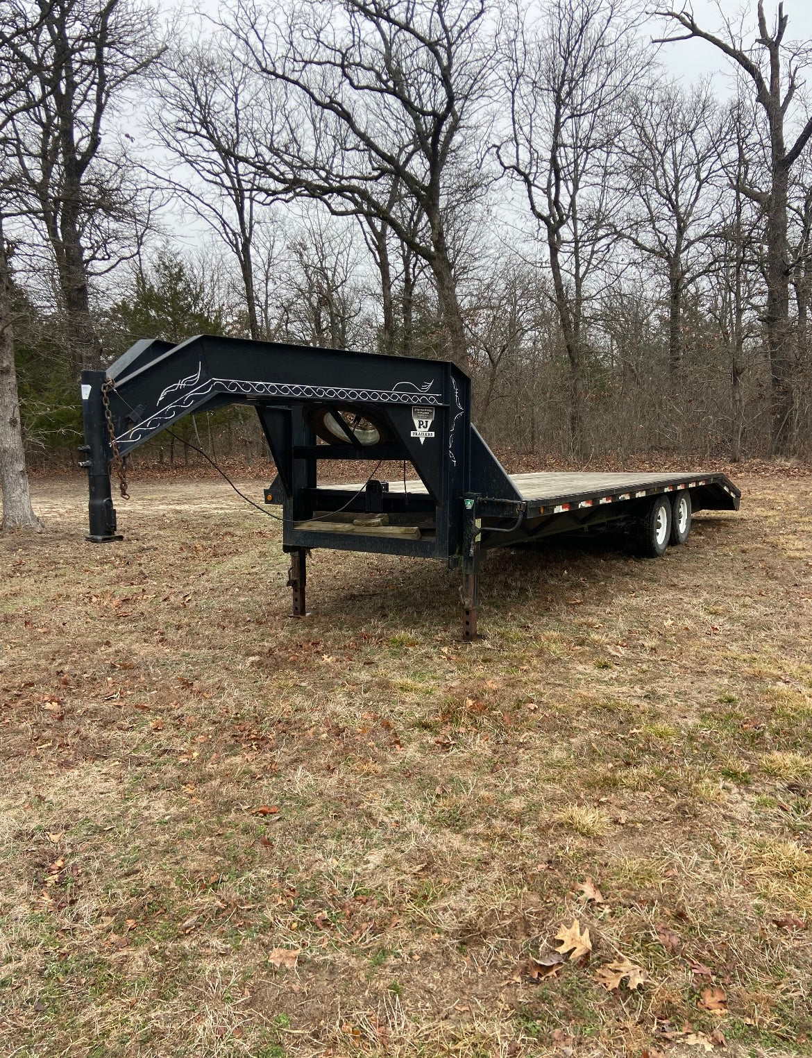 25ft Gooseneck Flatbed Dovetail
