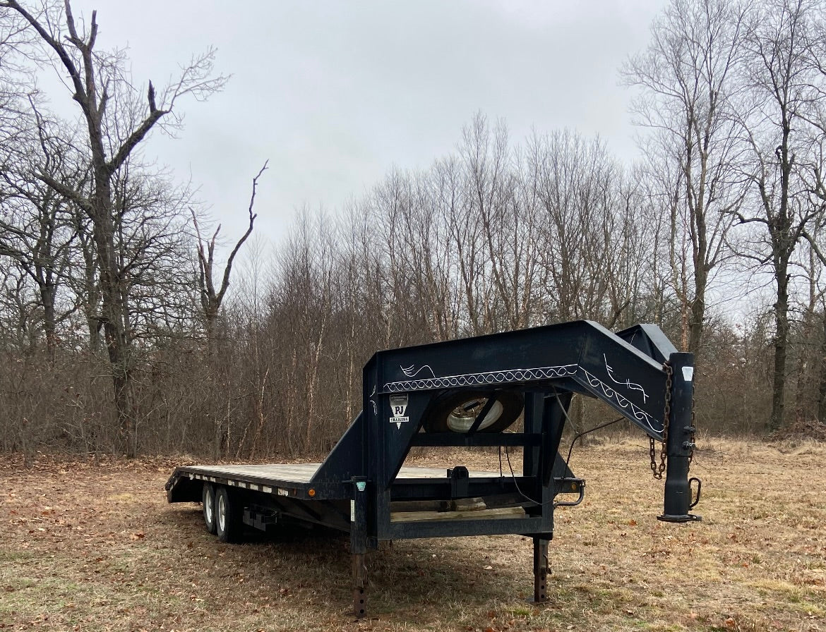 25ft Gooseneck Flatbed Dovetail