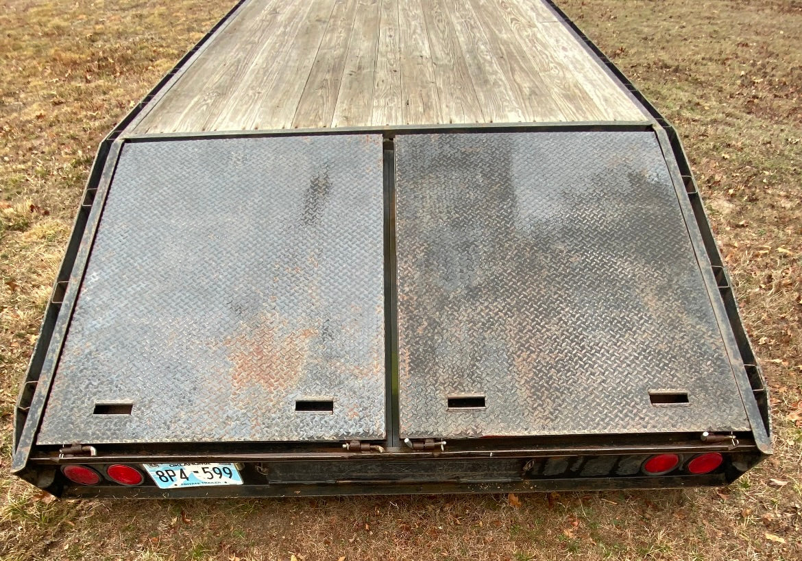 25ft Gooseneck Flatbed Dovetail