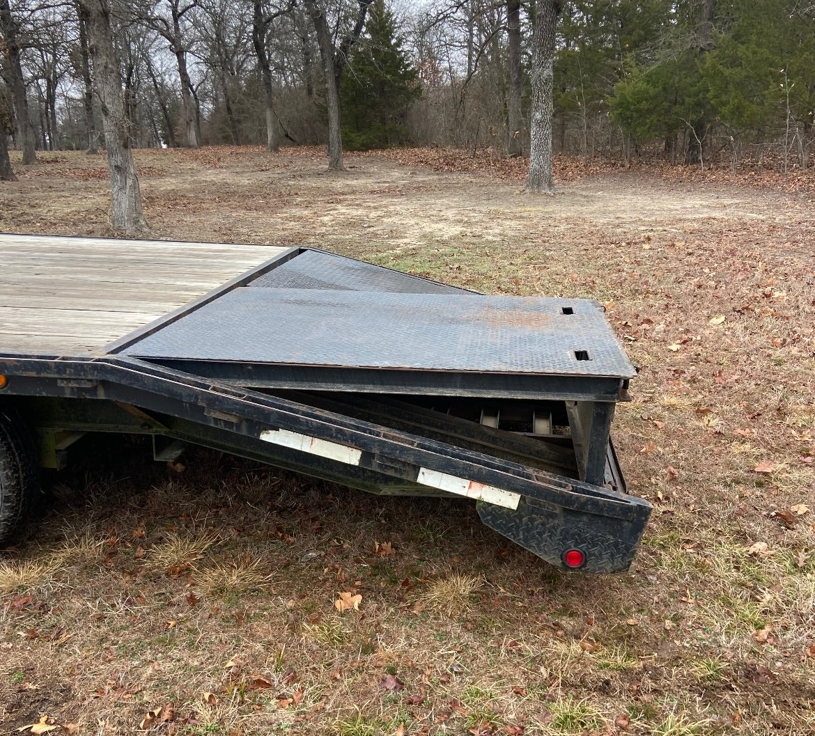 25ft Gooseneck Flatbed Dovetail